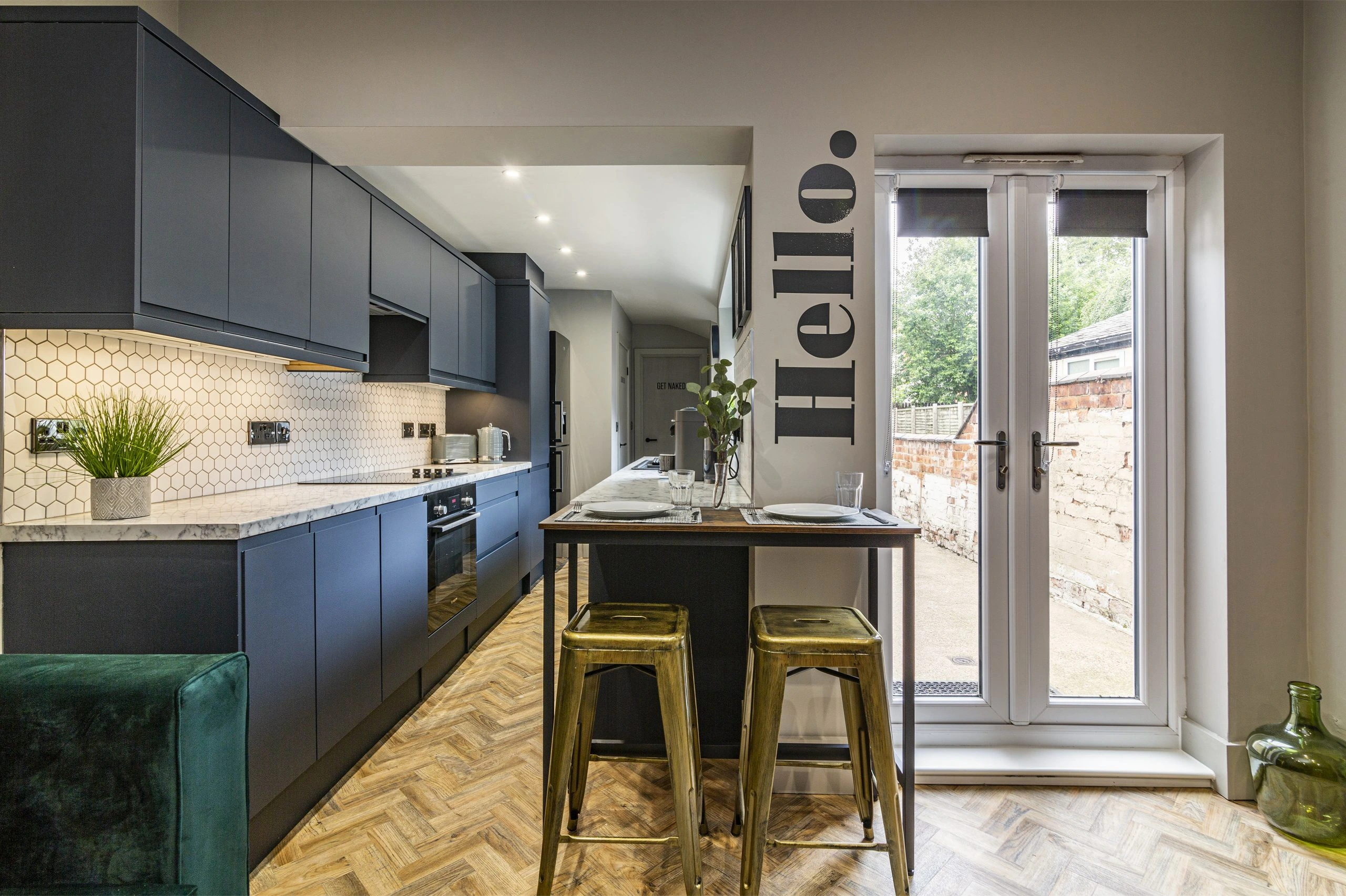 Modern 4-Bed Beeston