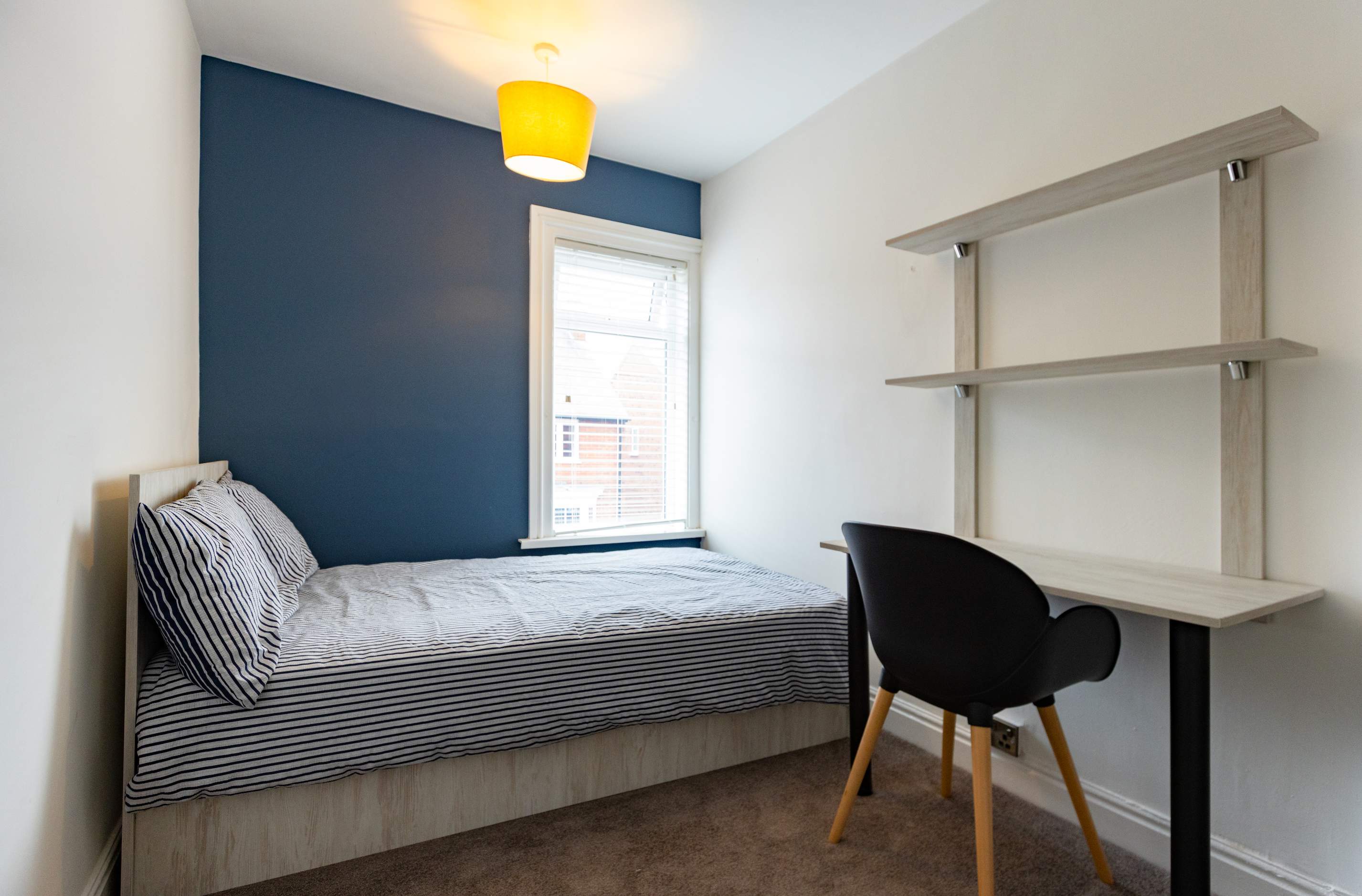 Student bedroom near University of Nottingham